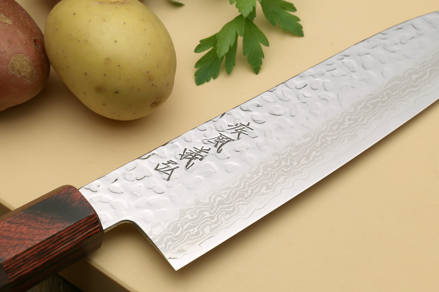 Santoku VG-10 Damasco 180 mm view 2